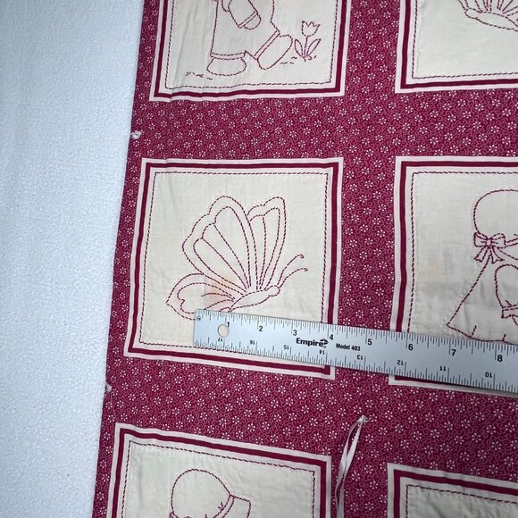 Vintage Charming Red and Cream Quilt - Picture 9 of 12